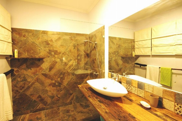 Boulevard Inn Mt Meru image 17